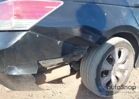 2010 Honda Accord 2.4 Ex-L z USA, uszkodzony, nr VIN 1HGCP2F86AA135899